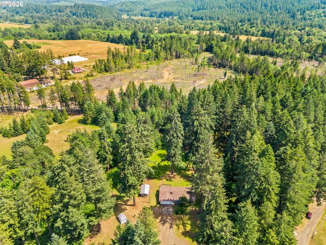 23560 SUTTLE Rd, Veneta, OR 97487
