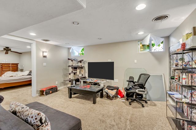 90 W 7500 S, Midvale, UT 84047