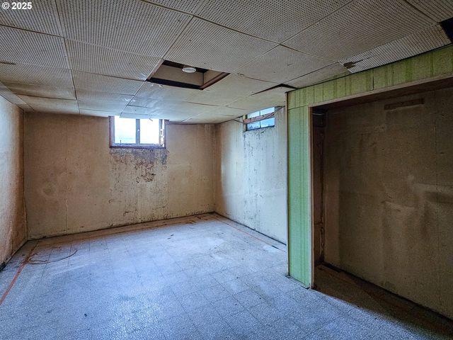 7750 N DECATUR St, Portland, OR 97203