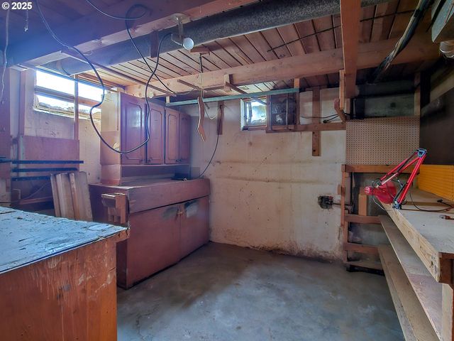 7750 N DECATUR St, Portland, OR 97203