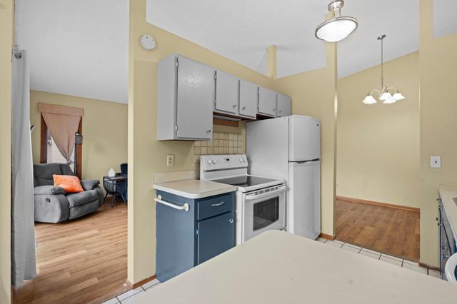 5189 Beachside Drive, Hopkins, MN 55343