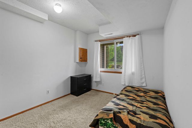 5189 Beachside Drive, Hopkins, MN 55343