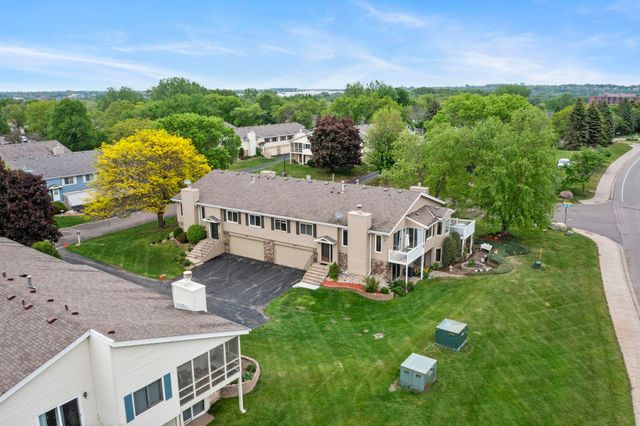 5189 Beachside Drive, Hopkins, MN 55343