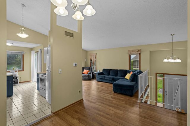 5189 Beachside Drive, Hopkins, MN 55343