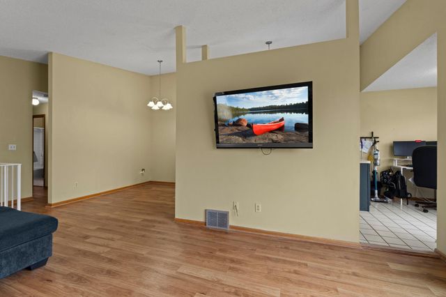 5189 Beachside Drive, Hopkins, MN 55343