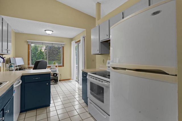 5189 Beachside Drive, Hopkins, MN 55343