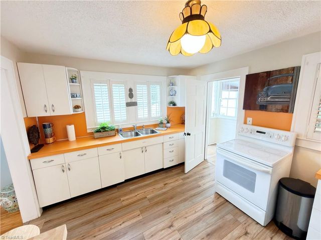 971 N Bridge Street, Elkin, NC 28621