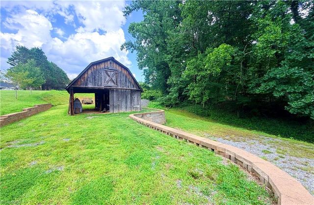 971 N Bridge Street, Elkin, NC 28621