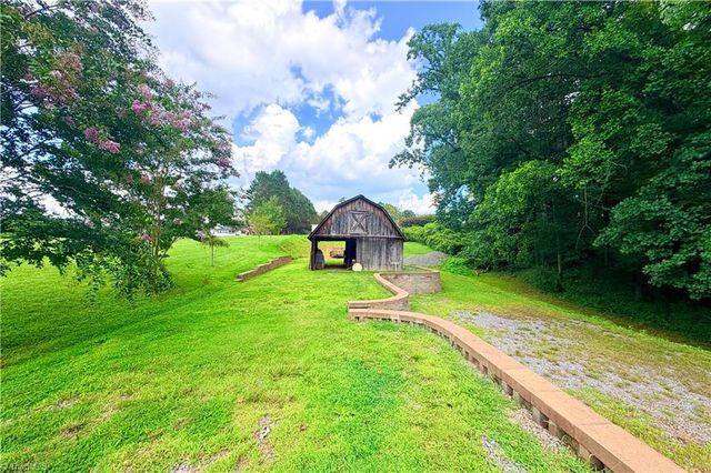 971 N Bridge Street, Elkin, NC 28621