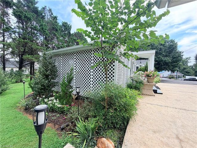 971 N Bridge Street, Elkin, NC 28621