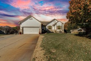 1271 S Ward Pkwy, Haysville, KS 67060