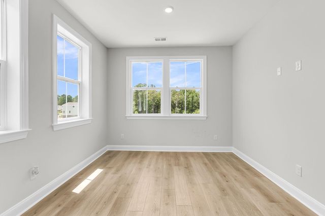 7353 Longtown Drive, Hanahan, SC 29410