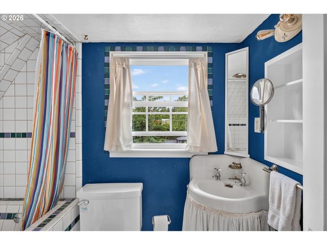 7430 Sw 76TH Ave, Portland, OR 97223