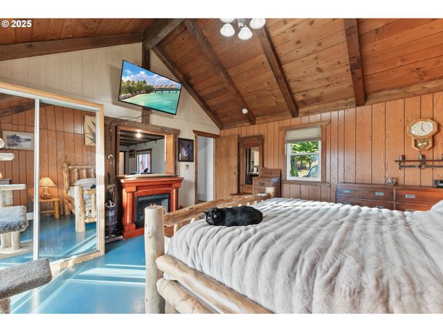 19115 HIGHWAY 42, Camas Valley, OR 97416