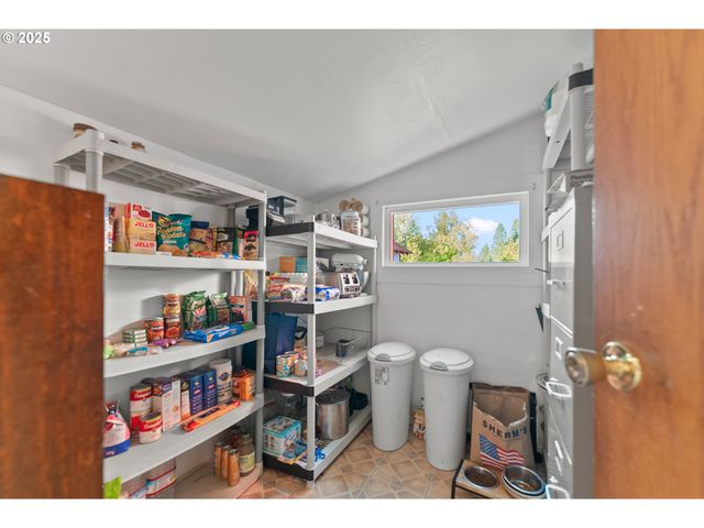 19115 HIGHWAY 42, Camas Valley, OR 97416