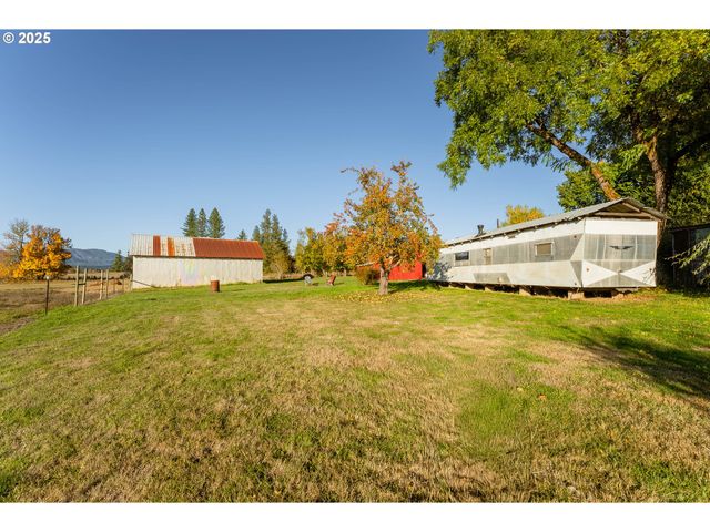 19115 HIGHWAY 42, Camas Valley, OR 97416