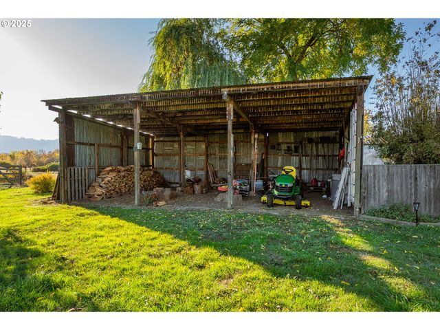 19115 HIGHWAY 42, Camas Valley, OR 97416