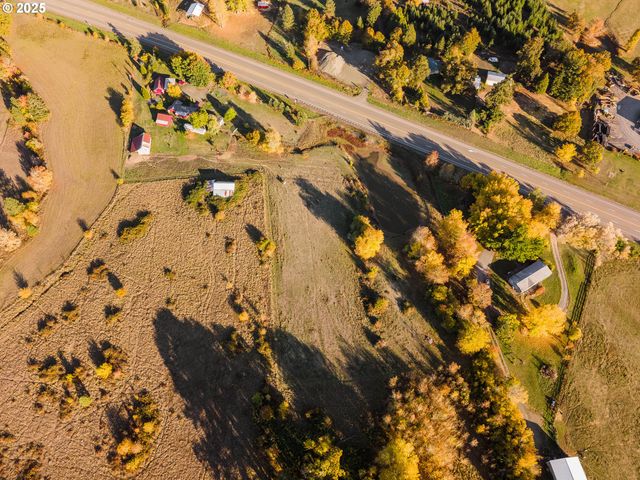 19115 HIGHWAY 42, Camas Valley, OR 97416