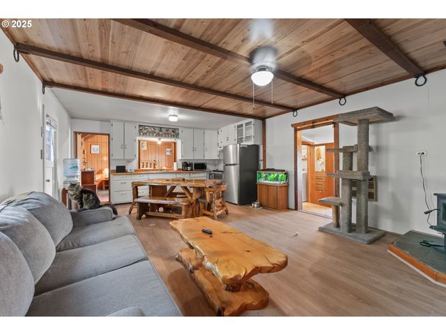 19115 HIGHWAY 42, Camas Valley, OR 97416