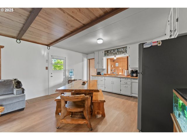 19115 HIGHWAY 42, Camas Valley, OR 97416