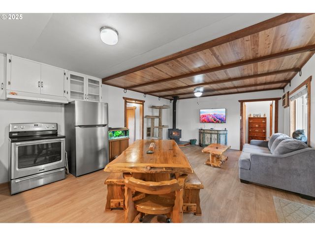 19115 HIGHWAY 42, Camas Valley, OR 97416