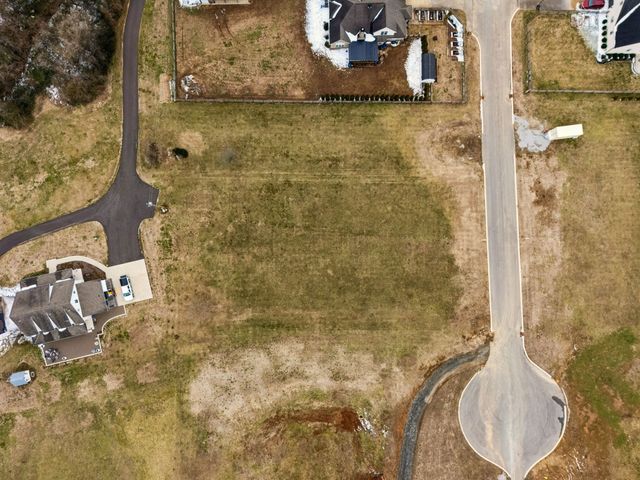 102 Heirloom Ln, Columbia, TN 38401