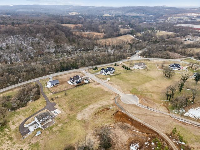 102 Heirloom Ln, Columbia, TN 38401