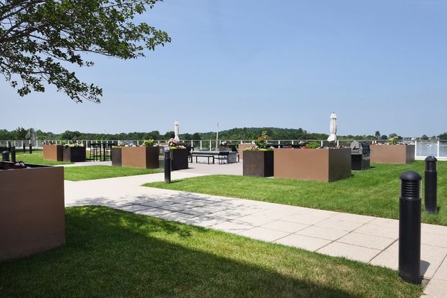 10 Shipyard Drive 313, Hingham, MA 02043