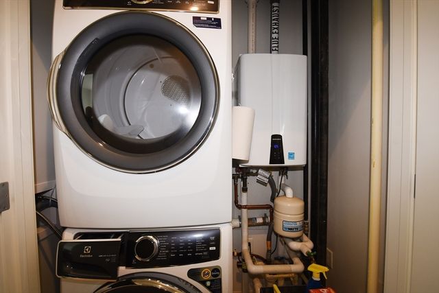 10 Shipyard Drive 313, Hingham, MA 02043