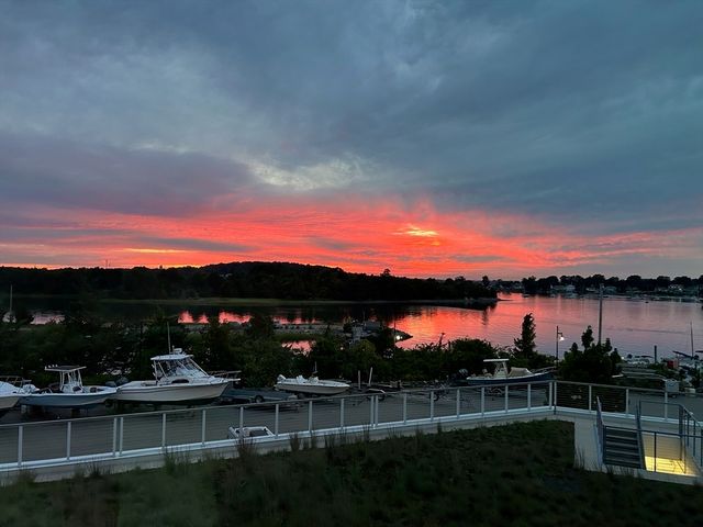 10 Shipyard Drive 313, Hingham, MA 02043