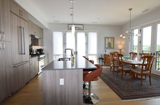 10 Shipyard Drive 313, Hingham, MA 02043