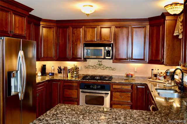 5311 Sandalwood Court, Grand Blanc, MI 48439
