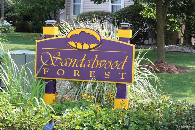 5311 Sandalwood Court, Grand Blanc, MI 48439
