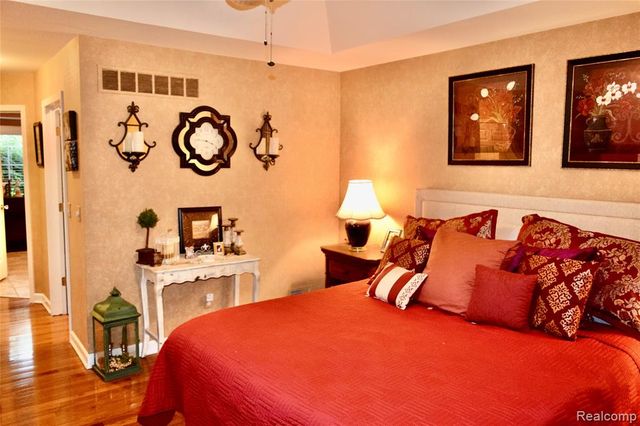 5311 Sandalwood Court, Grand Blanc, MI 48439