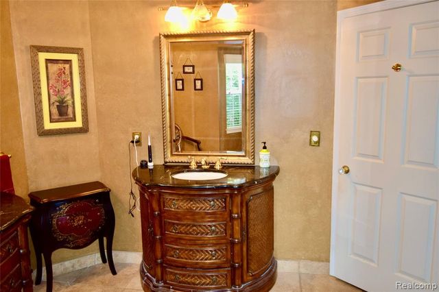 5311 Sandalwood Court, Grand Blanc, MI 48439