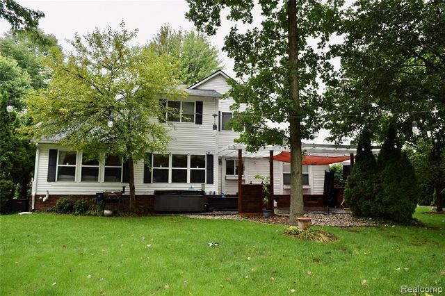 5311 Sandalwood Court, Grand Blanc, MI 48439