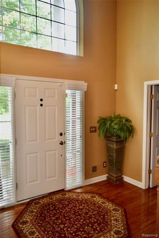 5311 Sandalwood Court, Grand Blanc, MI 48439