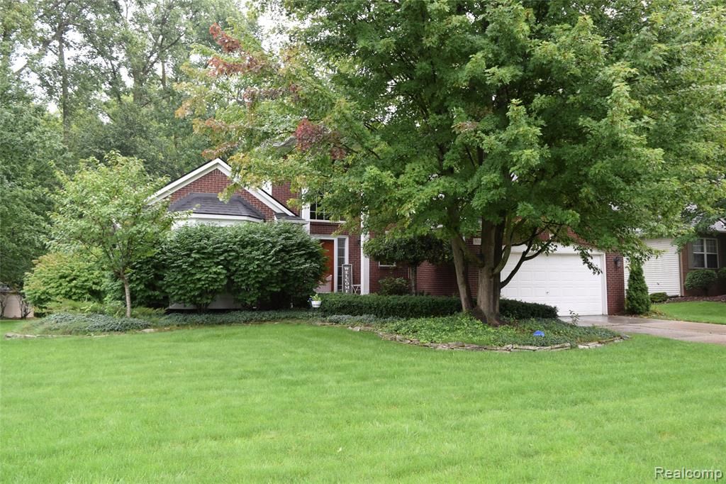 5311 Sandalwood Court, Grand Blanc, MI 48439