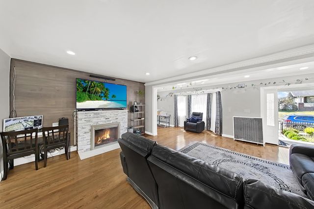 64 VAN HOUTEN PL, Belleville, NJ 07109