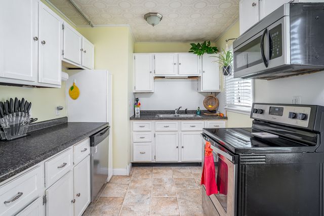 2223 W Rusholme Street, Davenport, IA 52804