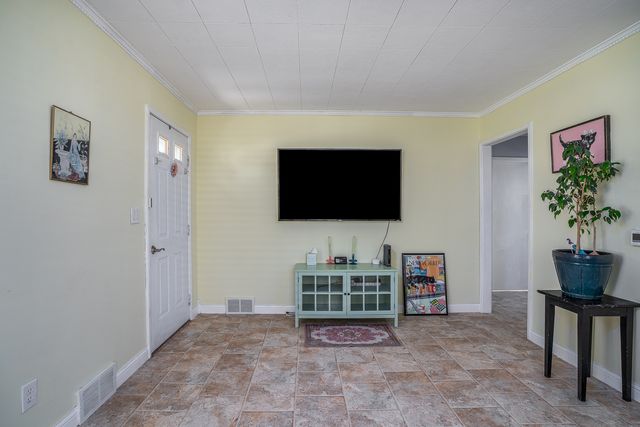 2223 W Rusholme Street, Davenport, IA 52804