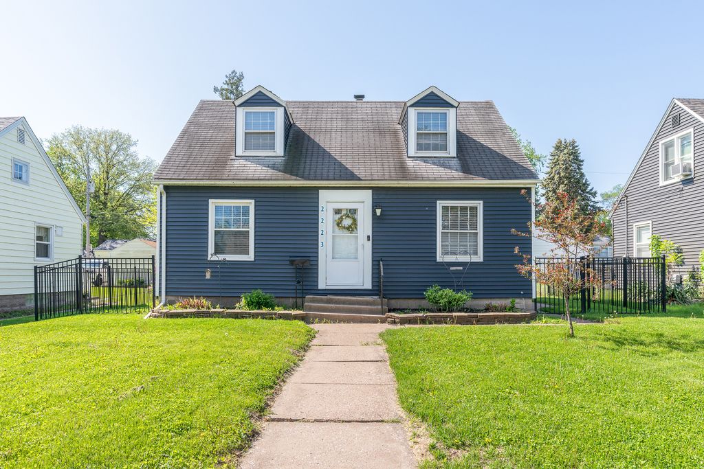 2223 W Rusholme Street, Davenport, IA 52804