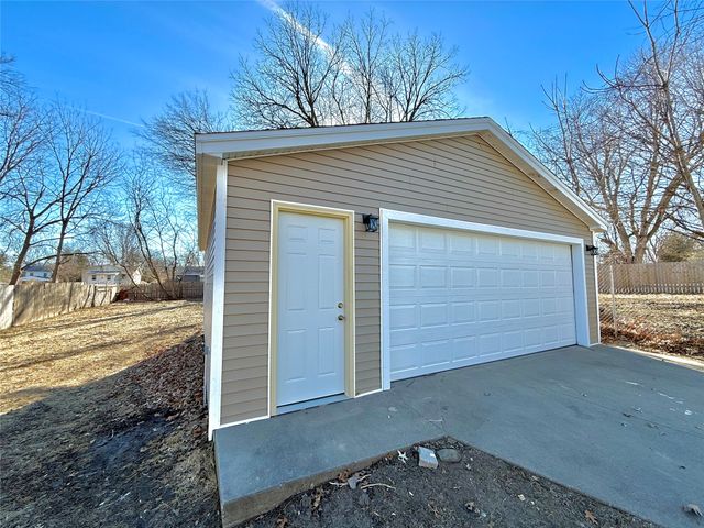 2744 Adams Avenue, Des Moines, IA 50310