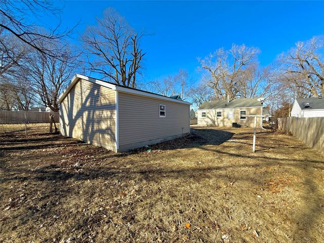 2744 Adams Avenue, Des Moines, IA 50310