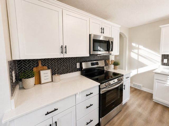 2744 Adams Avenue, Des Moines, IA 50310