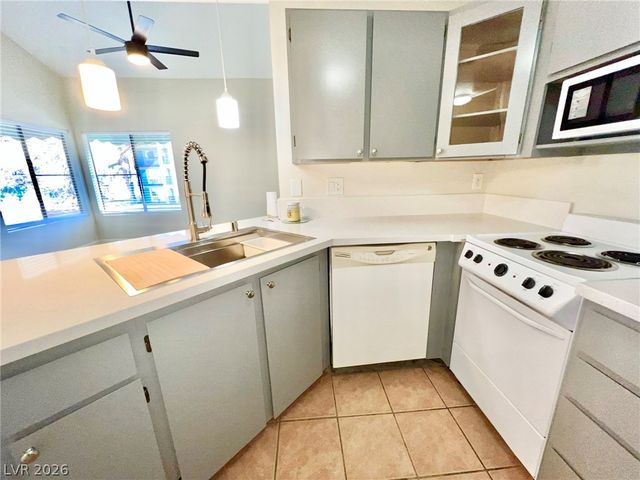 480 Elm Drive 206, Las Vegas, NV 89169