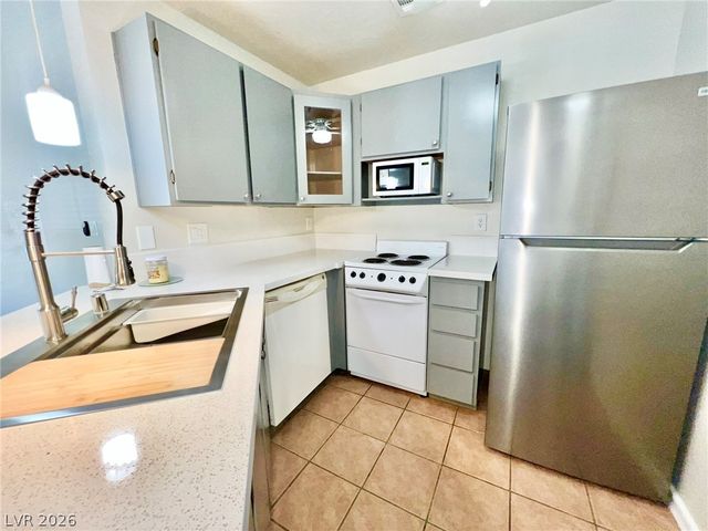 480 Elm Drive 206, Las Vegas, NV 89169
