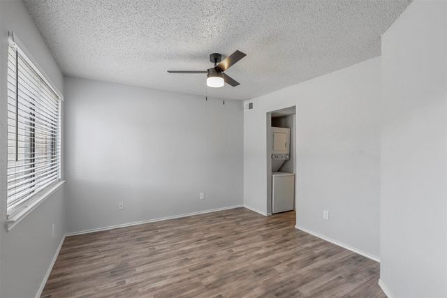2300 Bamboo Drive N111, Arlington, TX 76006
