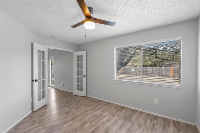 2300 Bamboo Drive N111, Arlington, TX 76006