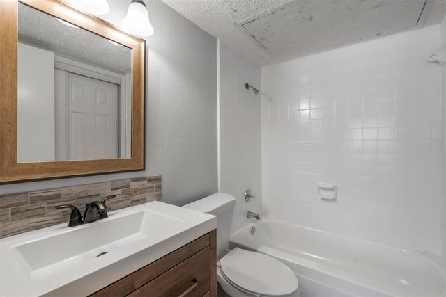 2300 Bamboo Drive N111, Arlington, TX 76006